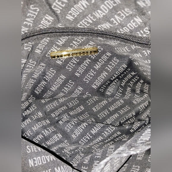 Steve Madden Small Purse Logo Name Brown Beautiful Condition - Picture 4 of 8